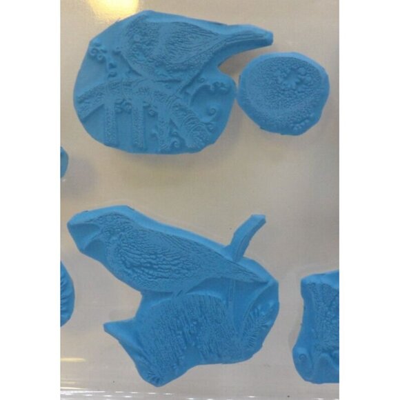 COPY - Birds Set of 7 Unmounted Stamps Unbranded #T907 Wren, Cardinal, Hummingb… - Picture 7 of 8